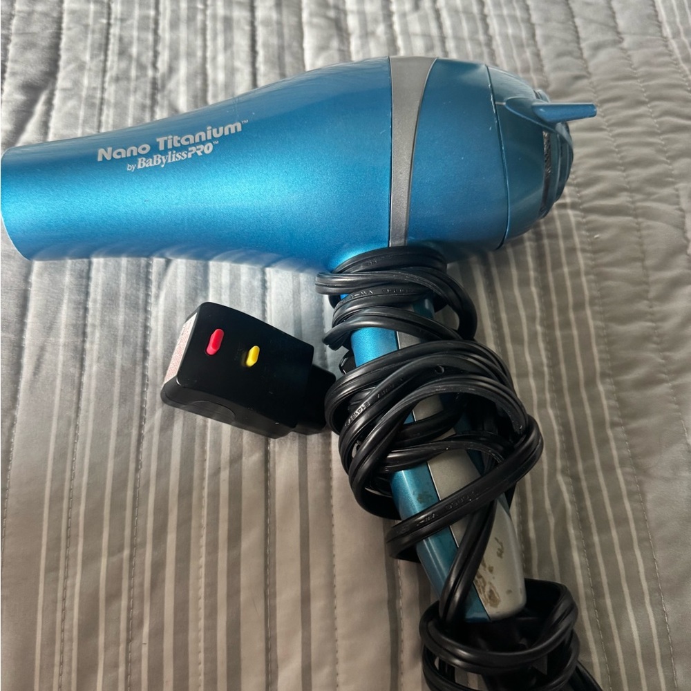 BaBylissPRO Nano Titanium Blue Dryer